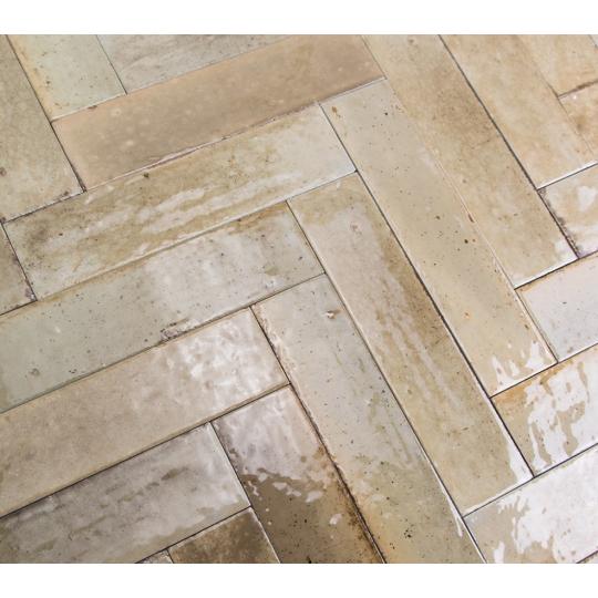 rusztikus bezs fali csempe hosszukas narancssarga mediterran spanyol konyha csempe furdoszoba hosszukas mediterran vintage fenyes hullamos antikolt 4.jpg